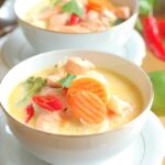 Zupa tajska z rybą i makaronem