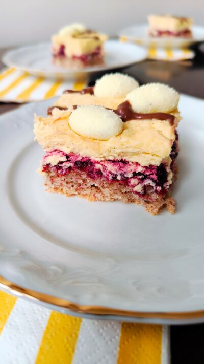 torcik migdałowy z kremem waniliowym, bezglutenowy