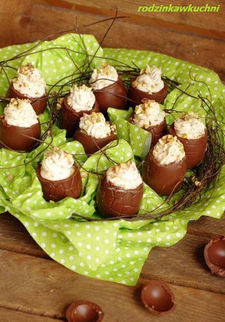 jajka czekoladowe faszerowane musem pistacjowym_deser_Wielkanoc_dania dla dzieci
