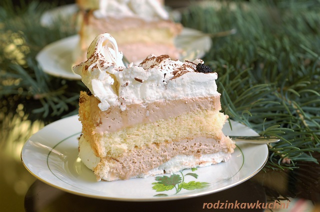 tort bezowy z kremem mascaropne_tort z ajerkoniakiem_tort na Boże Narodzenie