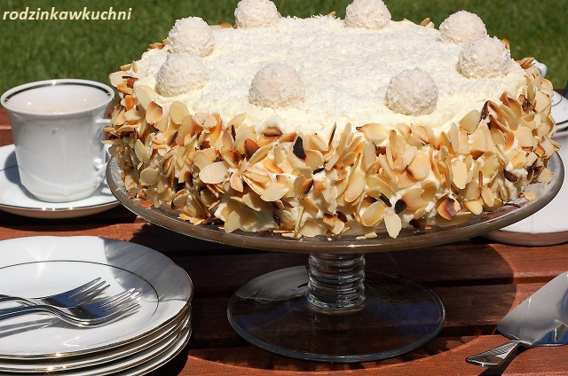 tort raffaello_tort kokosowo-migdałowy_tort z truskawkami_tort urodzinowy_tort komunijny