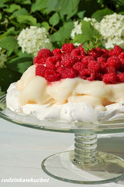 tort bezowo-lodowy_tort na upały_tort z owocami_tort lodowy_tort błyskawiczny